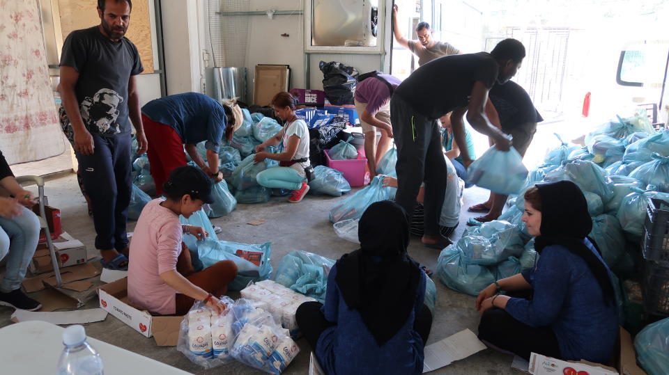 Ohne den unermüdlichen Einsatz freiwilliger Helfer wäre die Lage auf Lesbos noch deutlich schlimmer (Bild: Tobias Huch)