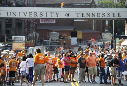 (AP Photo/Knoxville News Sentinel, Adam Lau)