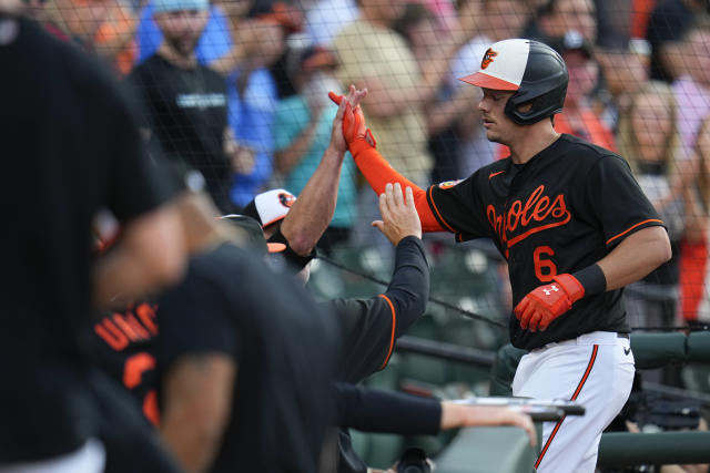 Kyle Tucker blasts go-ahead grand slam in the 9th to dlip a 6-3 defici