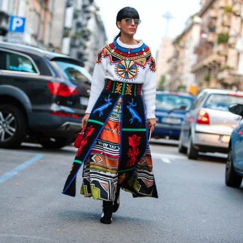It’s pretty hard to wear a rainbow outfit and look chic at the same time, but this lady definitely pulls it off. 