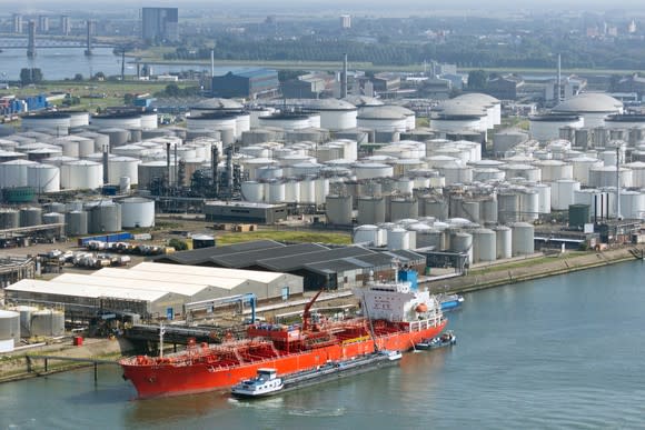 Oil export terminal.