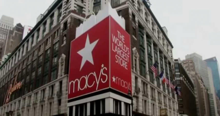 新冠肺炎重創美國零售業，百貨龍頭梅西百貨（Macy’s）30日宣佈公司將臨時解雇13萬人。（圖／美聯社）