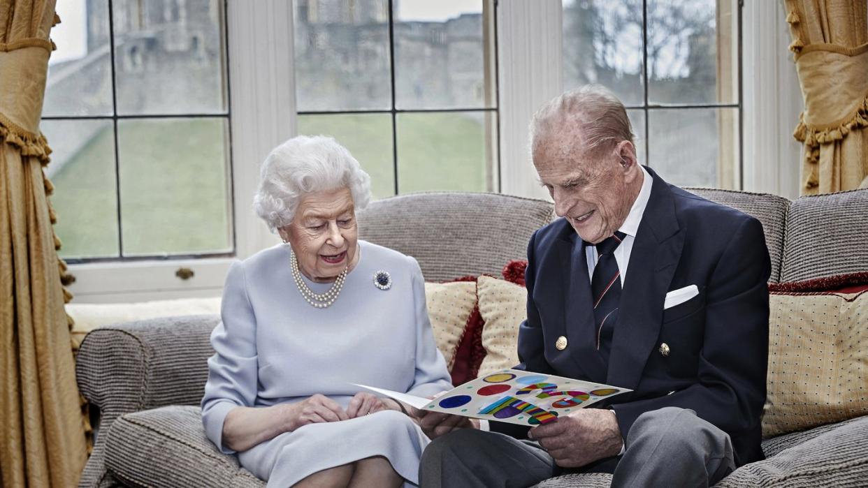 Die britische Königin Elizabeth II. und ihr Ehemann Prinz Philip, Herzog von Edinburgh, sind seit dem 20. November 1947 verheiratet.