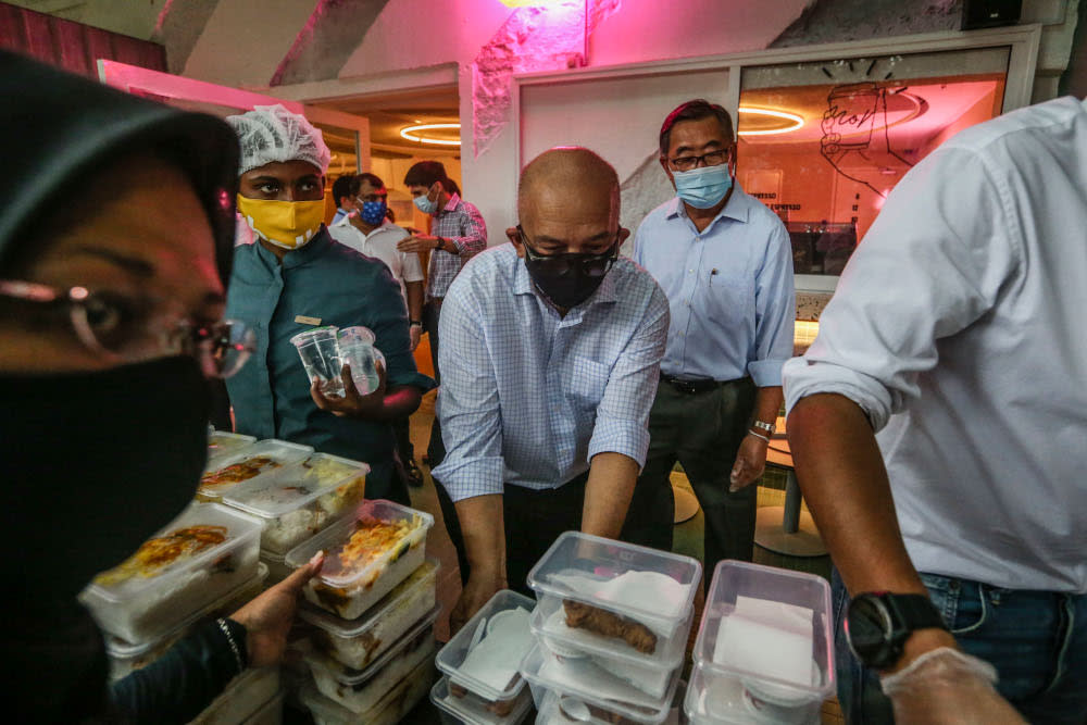 ECM Libra Foundation chairman Datuk Seri Kalimullah Hassan during the ECM Libra Foundation and Pertiwi Covid-19 Food Aid Programme in Kuala Lumpur August 14, 2020. — Picture by Firdaus Latif