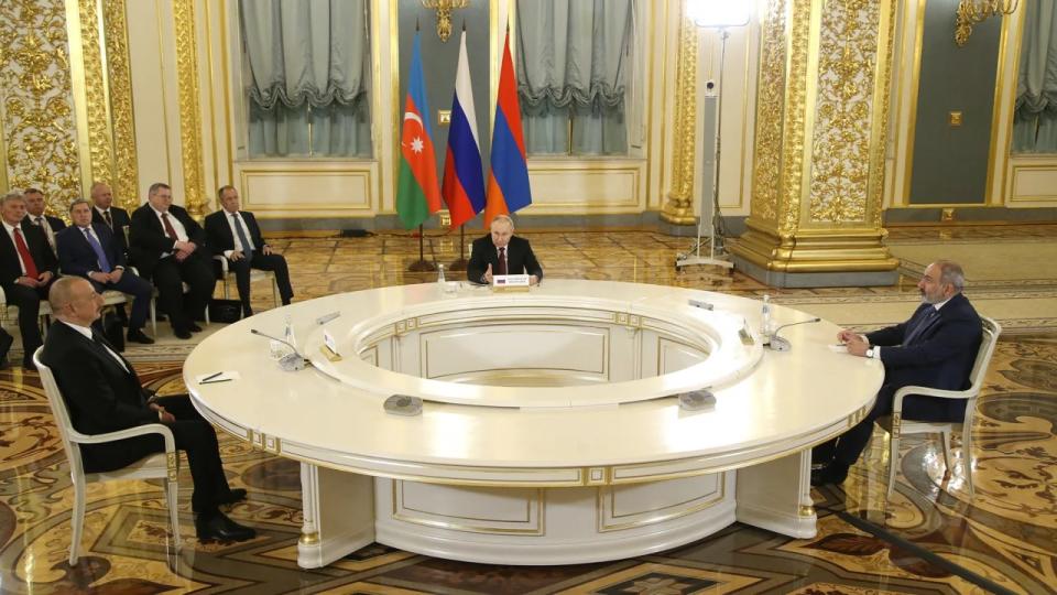 Putin mantuvo negociaciones con Aliyev y Pashinyan en Moscú, Rusia, en mayo de 2023. (Crédito: Getty Images)