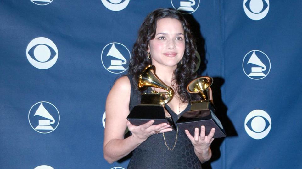 norah jones holding grammys