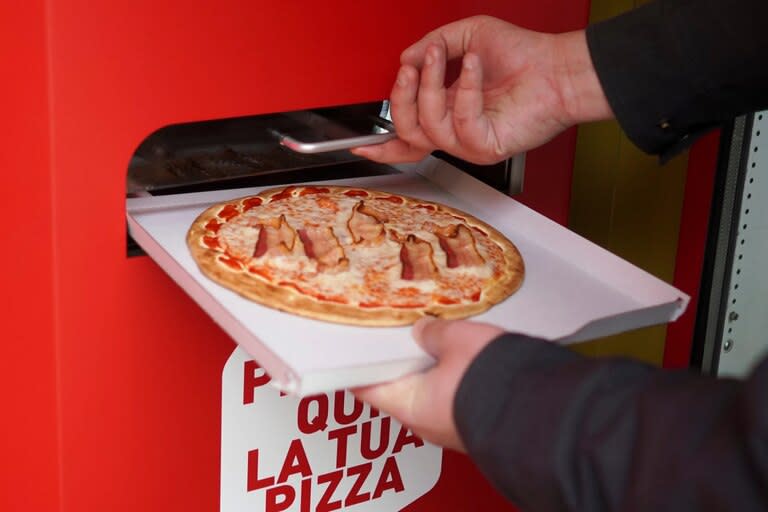 La máquina que emplea la empresa fue creada en 2009 y se llama Let´s Pizza