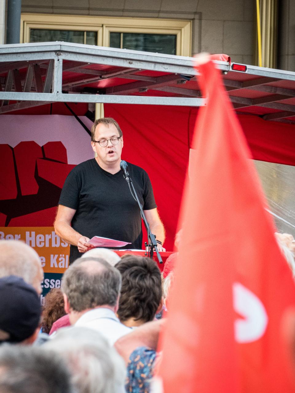 Sören Pellmann bei der Leipziger Demo der Linken "Heißer Herbst gegen soziale Kälte" am 5. September. - Copyright: Sören Pellmann