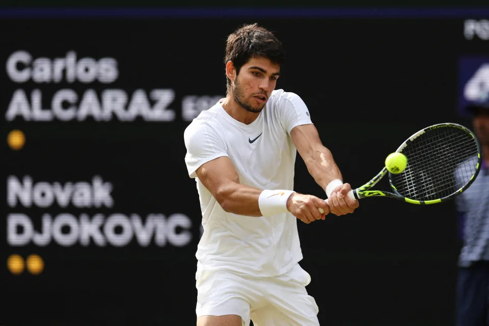 Carlos Alcaraz, ici lors de la finale de Wimbledon contre Novak Djokovic, &#xe0; Londres, le 16 juillet 2023.