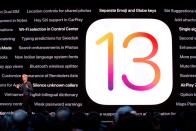 Dalla modalità notturna alle nuove funzionalità di Siri. Apple ha svelato come sarà il nuovo iOS 13, lanciando anche un sistema operativo dedicato solo ai tablet, con il nuovo iPadOS. (Getty Images)