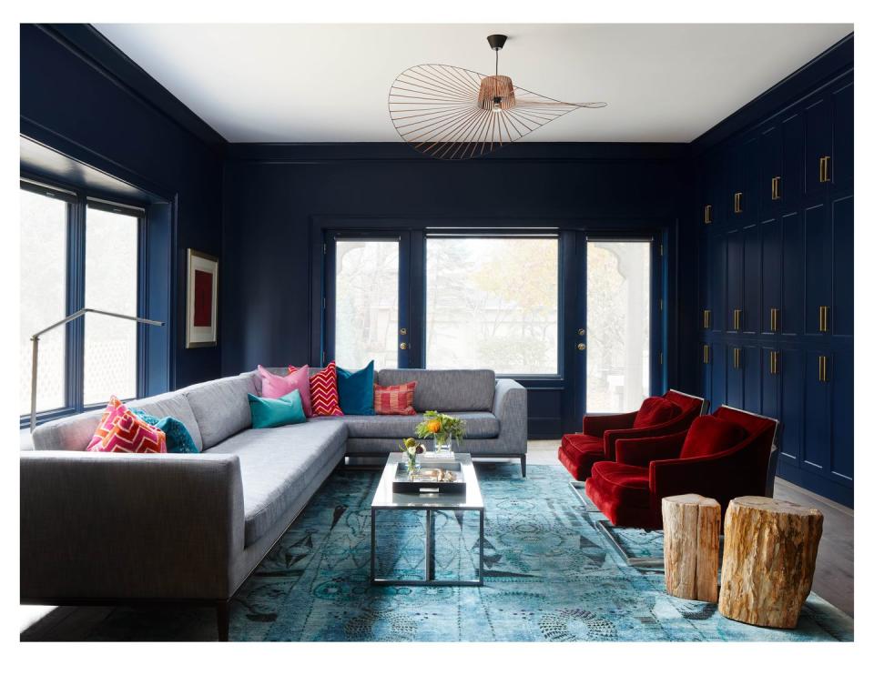 <p>Deep colors and plenty of texture help create a beautiful, contemporary family area. Design by <a href="https://deringhall.com/interior-designers/jen-talbot-design" rel="nofollow noopener" target="_blank" data-ylk="slk:Jen Talbot Design;elm:context_link;itc:0;sec:content-canvas" class="link ">Jen Talbot Design</a>.</p>