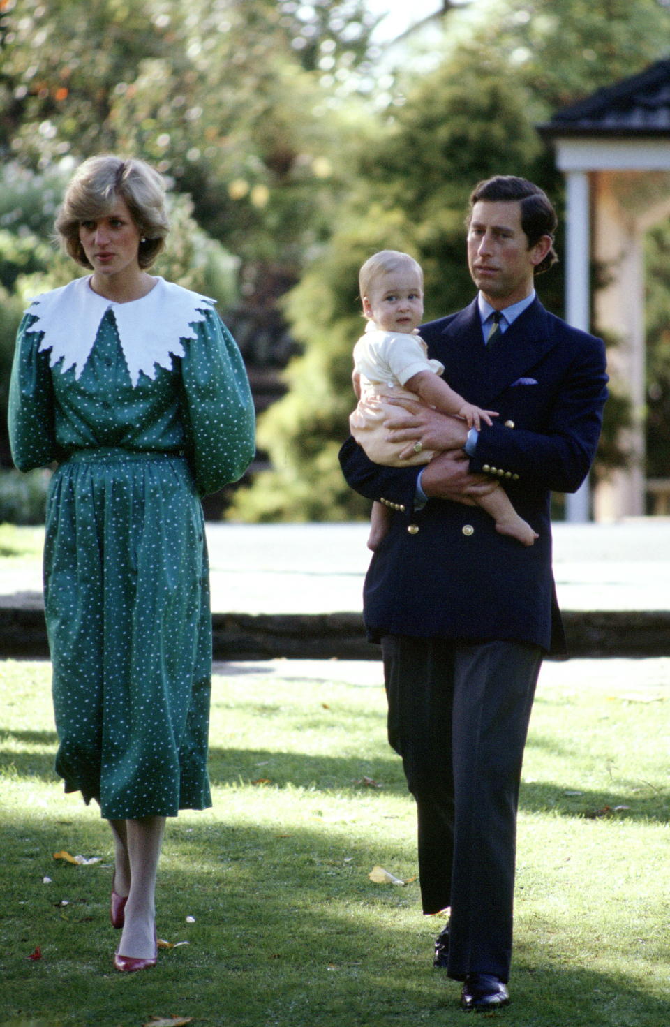 NEW ZEALAND - APRIL 18:  Prince Charles And Princess Diana With Their Baby Son, Prince William, At A Photocall During Their Official Tour Of New Zealand.  (Photo by Tim Graham Photo Library via Getty Images)