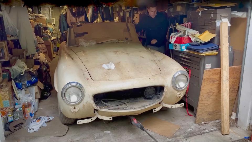 Watch This Abandoned 1955 Mercedes SL Sparkle Again After 60 Years in a Basement photo