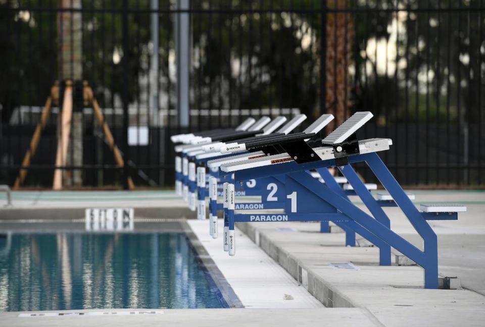 The Lincoln Aquatic Center in Palmetto features two swirly water slides, a zero-entry pool for early swimmers and a 25-yard swimming pool for local competitions.