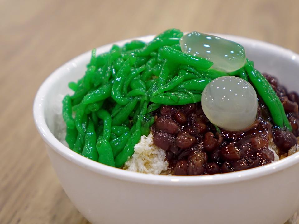 It was the Singapore version of the dessert, with sweetened red beans, that pleased CNN’s palate.