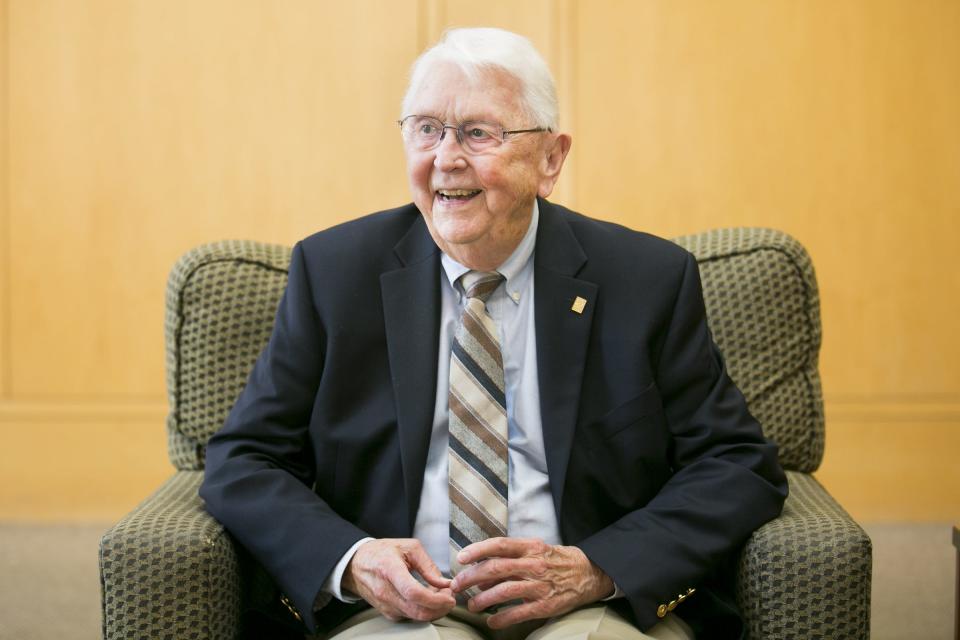 Edwin J. Peterson was a mentor to many future lawyers while serving as a distinguished jurist in residence at the Willamette University College of Law.