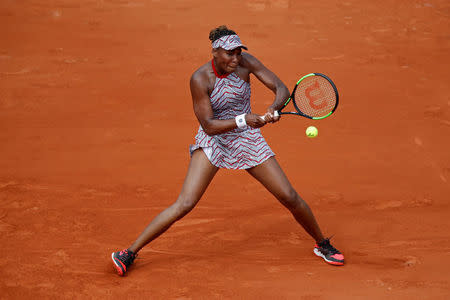 Tennis - French Open - Roland Garros, Paris, France - May 27, 2018 Venus Williams of the U.S. in action during her first round match against China's Qiang Wang REUTERS/Christian Hartmann