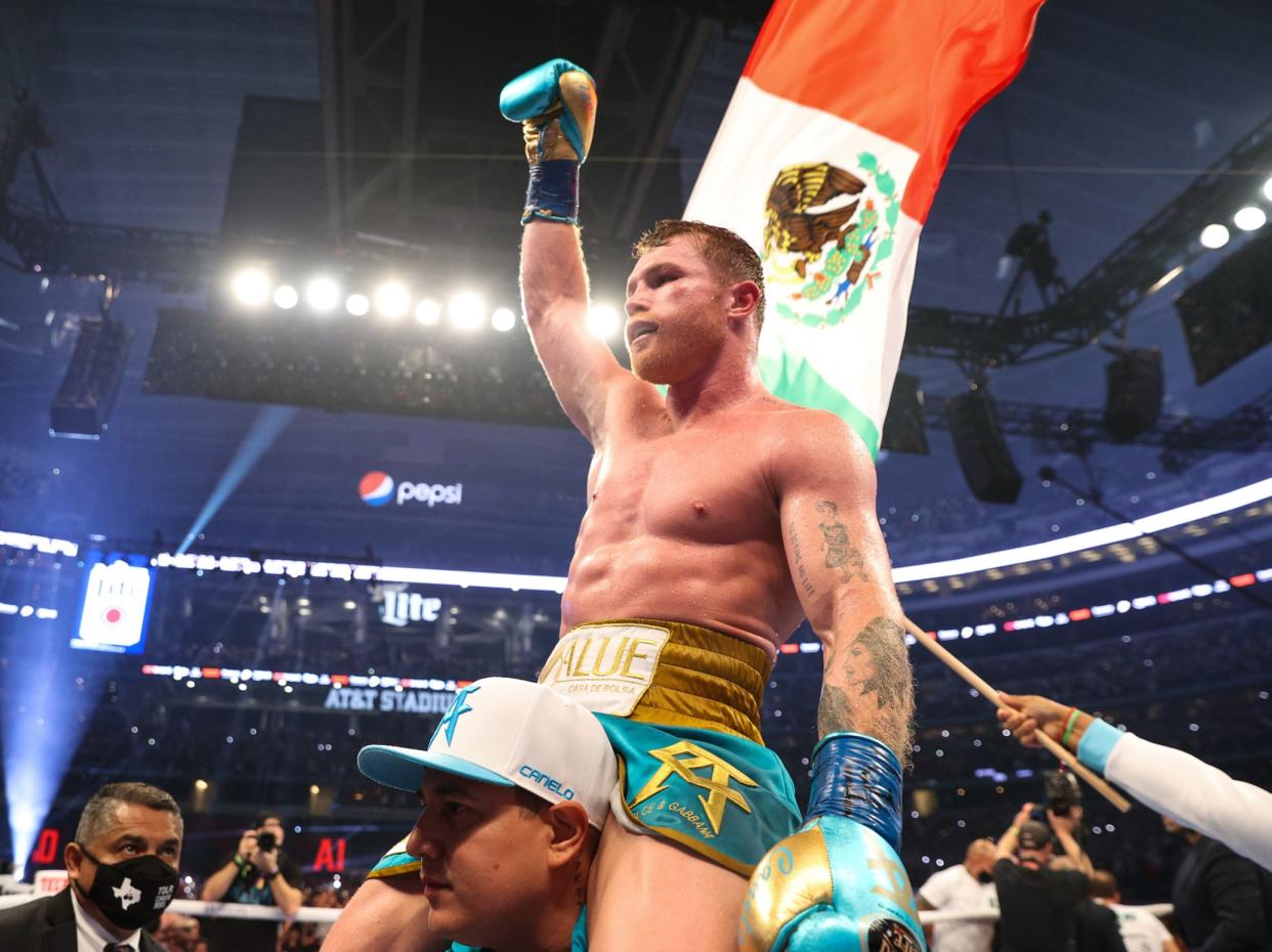 Canelo Alvarez celebrates his victory (Ed Mulholland/Matchroom.)