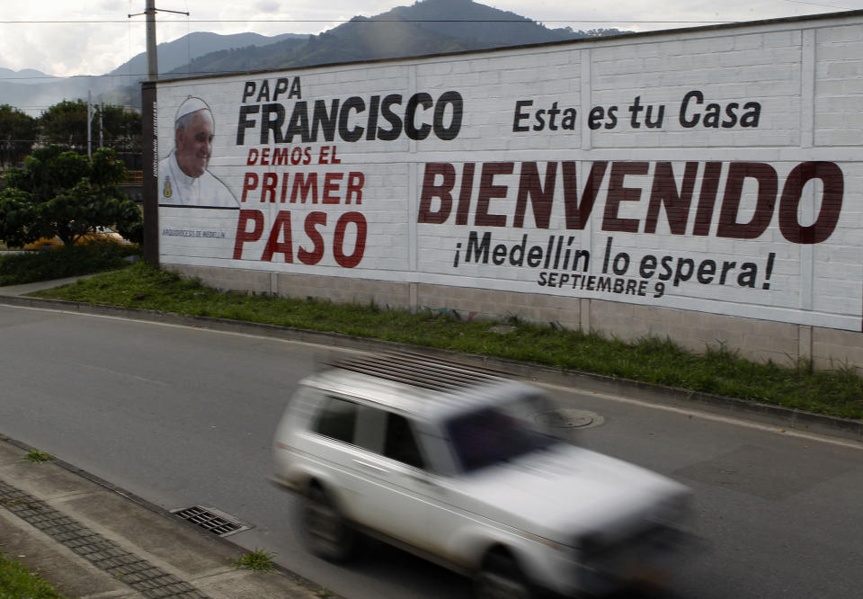 La imagen del papa Francisco en Medellín (Colombia). EFE/Luis Eduardo Noriega