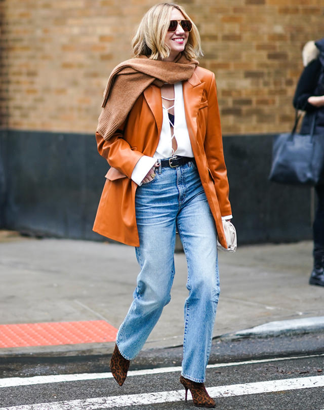 19 Outfits With Pastel Colored Leather Pants For This Spring