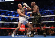 <p>The Most Brutal Photos From The Mayweather-McGregor Fight </p>
