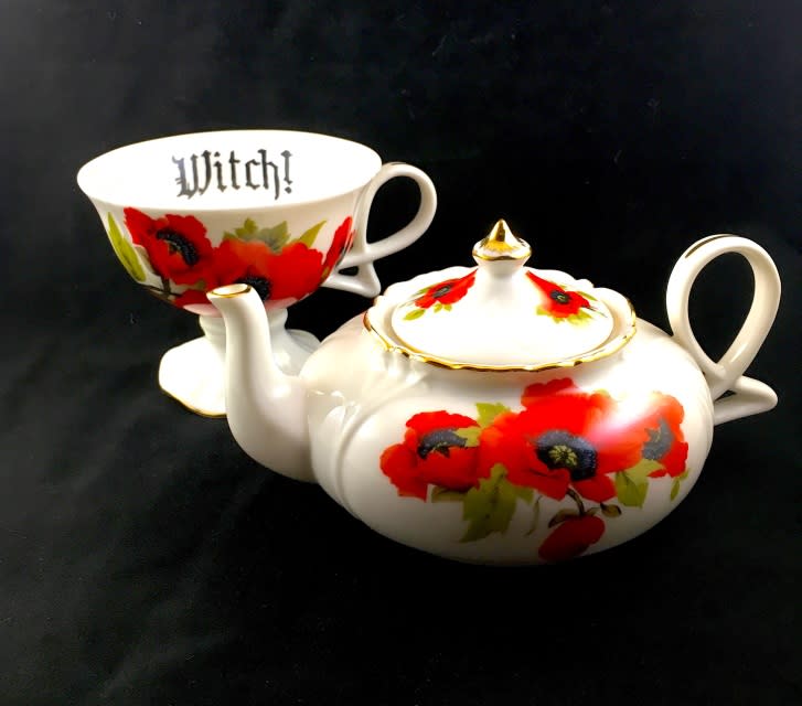 6) 'Witch' teapot and teacup