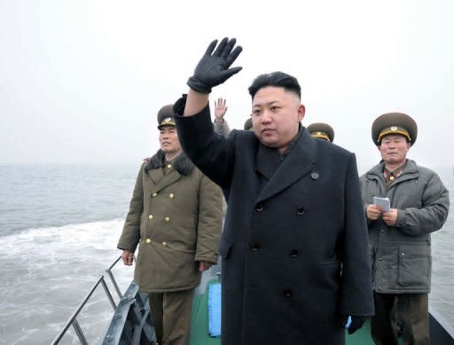 Corea del Norte respondió este viernes a las nuevas sanciones de la ONU amenazando con una guerra nuclear, prometiendo abrogar acuerdos de paz y cortar una línea telefónica directa con Corea del Sur, en una escalada verbal consecutiva a las reacciones internacionales a su reciente ensayo nuclear. (Kcna/AFP | Kns)