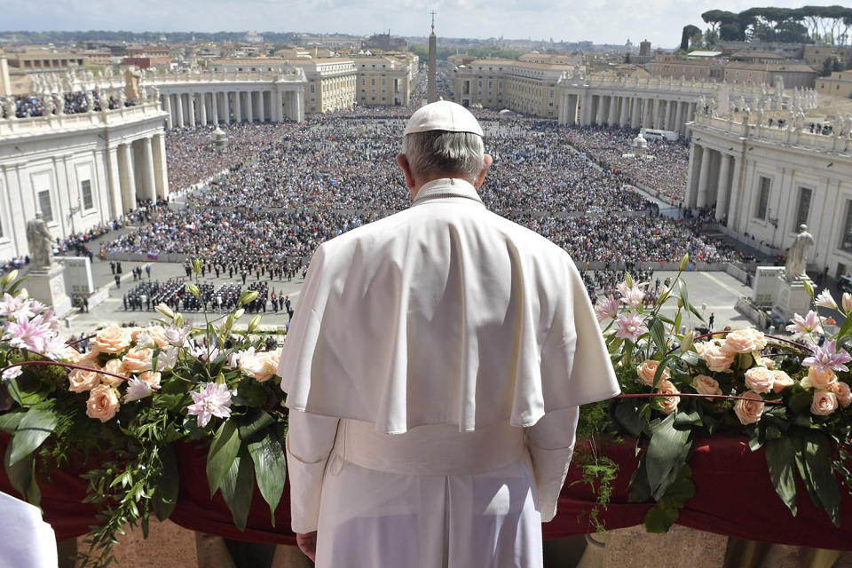 Pope addresses crowd at Vatican