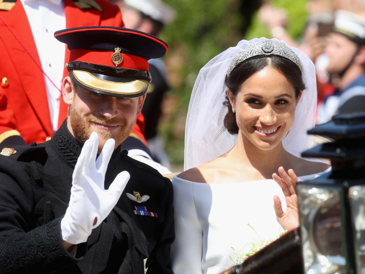 prince harry and meghan markle royal wedding waving