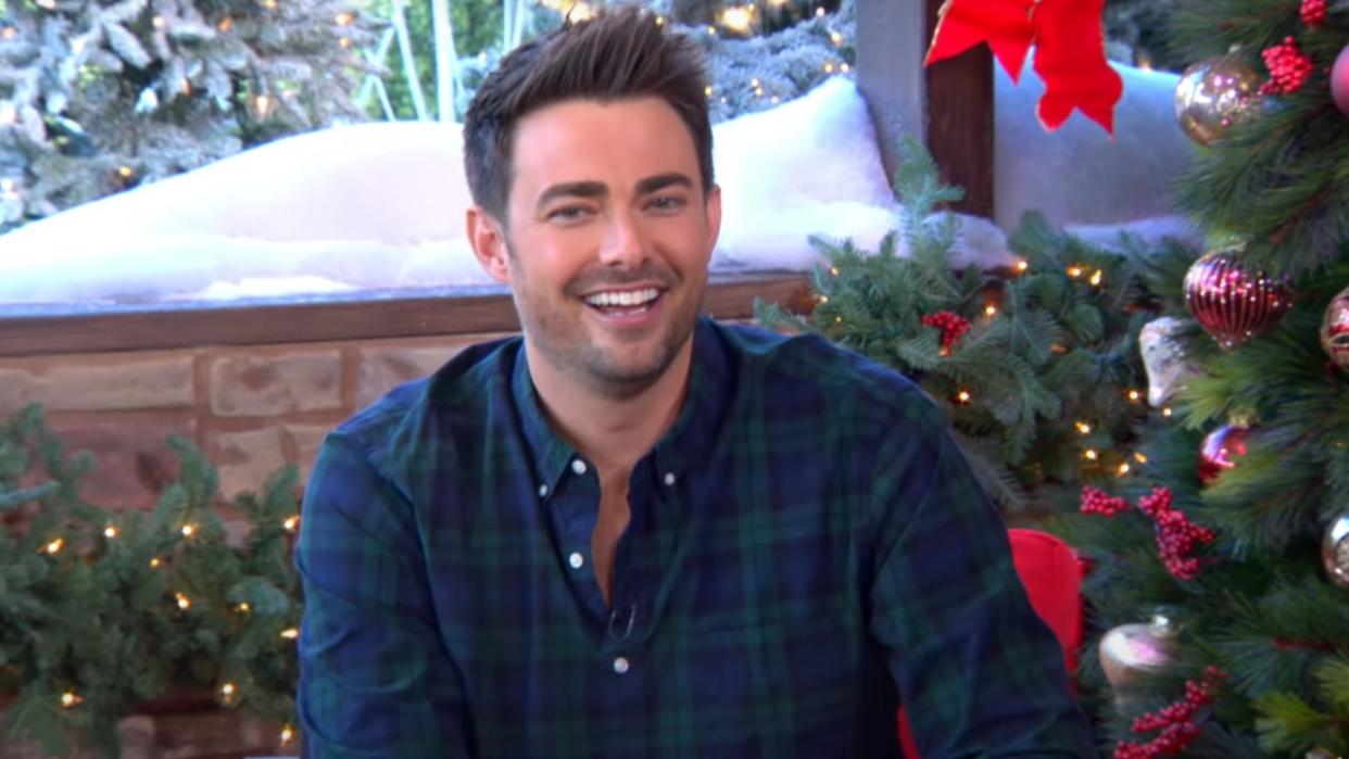  Jonathan Bennett promotes Hallmark's The Christmas House. 