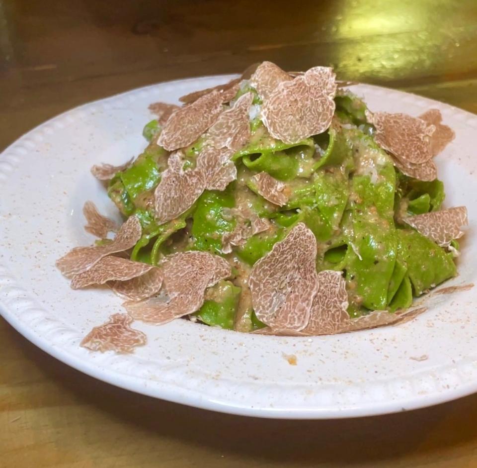 Spinach Fettucine at Viaggio.