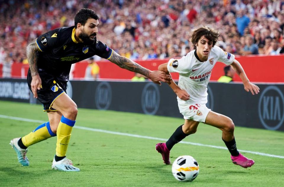 Bryan Gil in action for Sevilla against Apoel in the Europa League as an 18-year-old in October 2019.