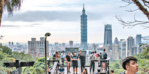 台灣：港府收緊由台灣入境的防疫措施。