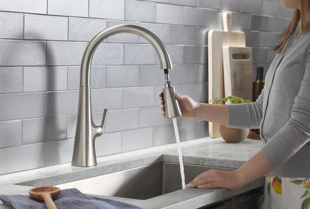 pull-down kitchen faucet