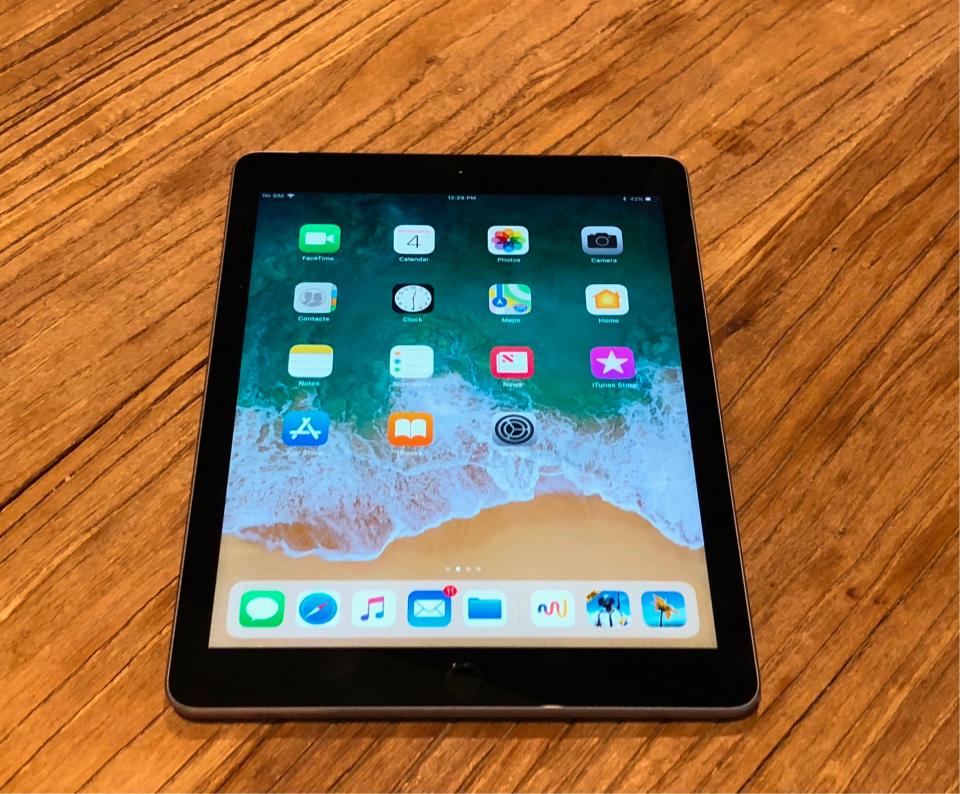 The 6th-generation iPad doesn’t get the iPad Pro’s upgraded display, but it still looks great.