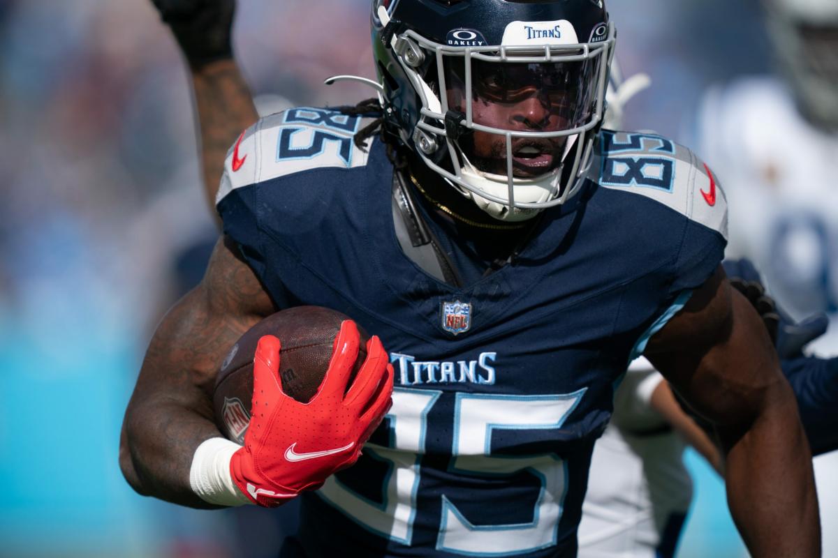 Titans’ Chig Okonkwo describes a “more relaxed” and “free” environment