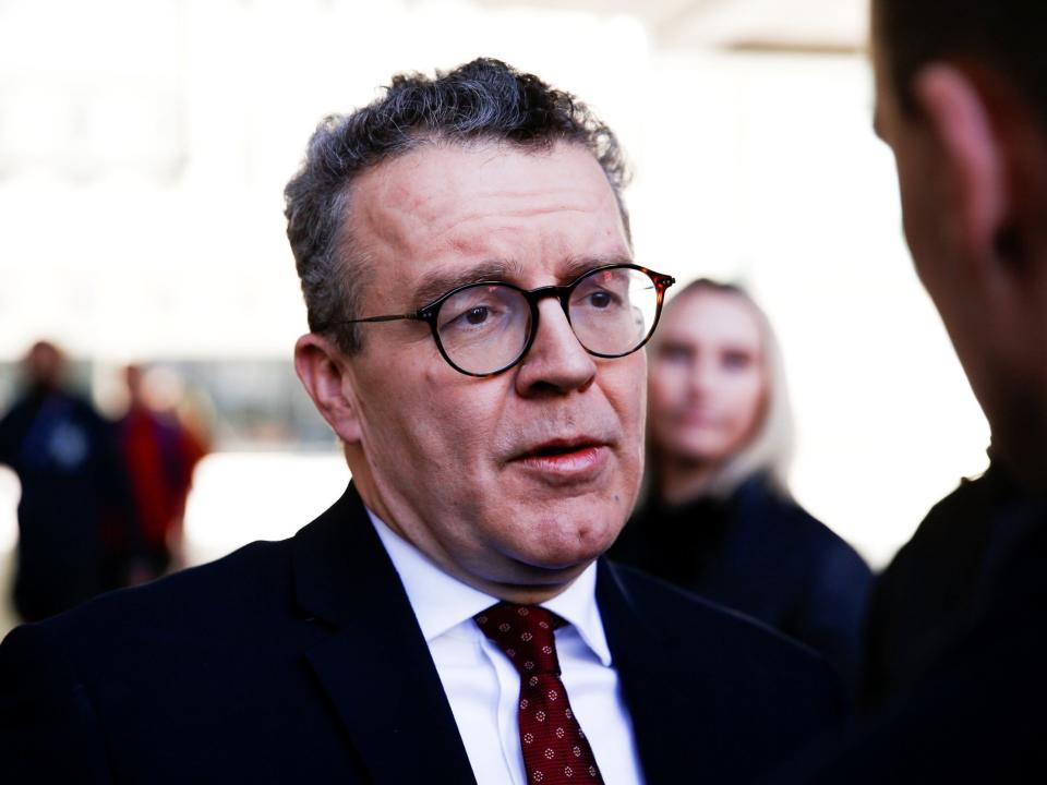 Tom Watson: Labour deputy leader storms out of meeting in row over Brexit referendum stance