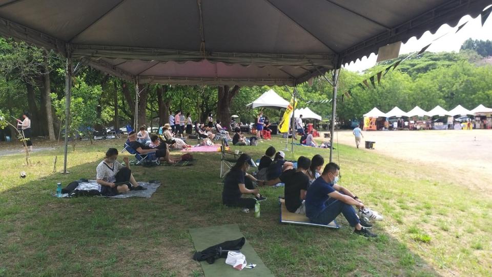 親子可以一起在草地上野餐聽音樂。   圖：台南市政府觀光旅遊局／提供