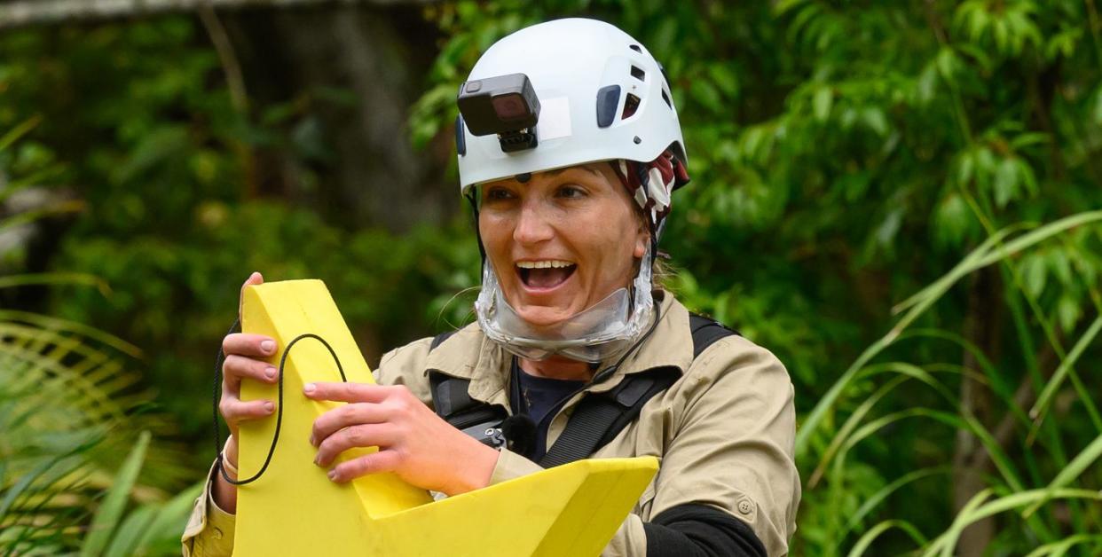 jamie lynn spears completing the climb of cruelty trial in i'm a celebrity get me out of here during the bushtucker trial