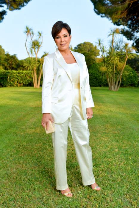 kris-jenner-wows-string-bikini-photo