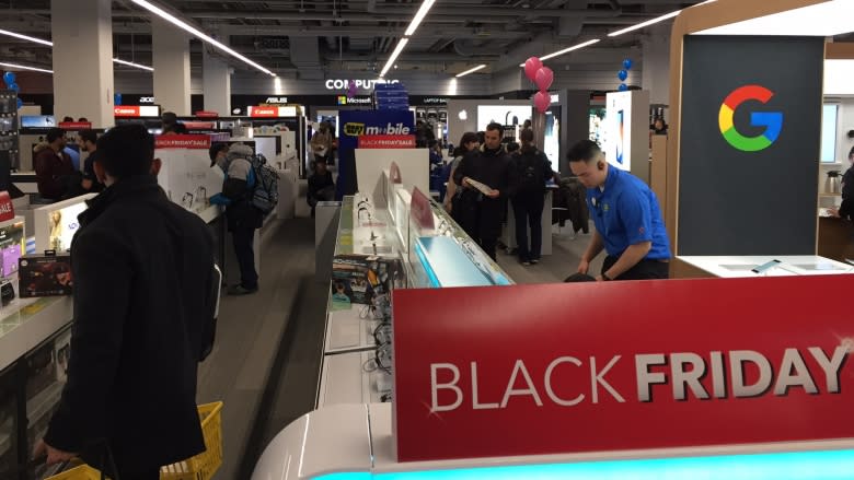 Toronto shoppers rise early in search of Black Friday discounts