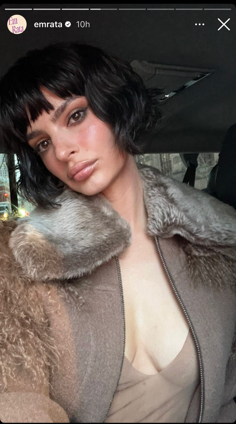 emily ratajkowski french micro bob haircut