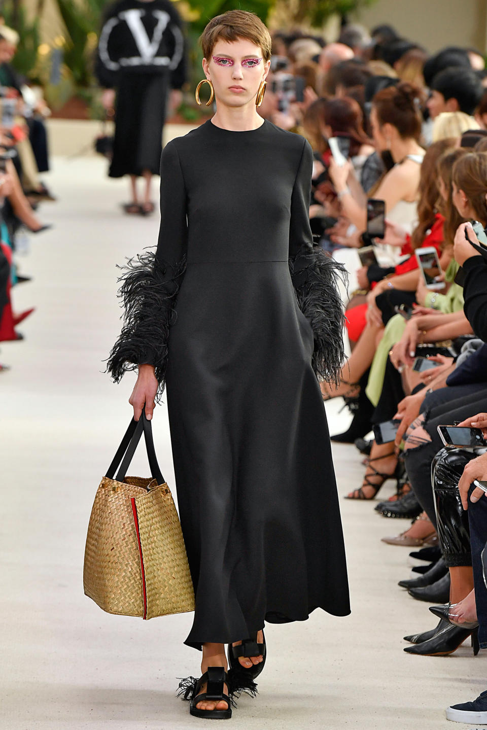 <p>Eigentlich glänzte Niederländerin Nikki Tissen mit einer dunkelblonden, langen Mähne. Für eine Modenschau von Prada bekam sie aber einen Pixie-Cut mit kurzem Pony verpasst. Was zunächst ungewohnt war, wurde zu ihrem Markenzeichen. Damit ziert sie nun Laufstege von Givenchy, Dior und Lacoste. (Bild: ddp Images) </p>