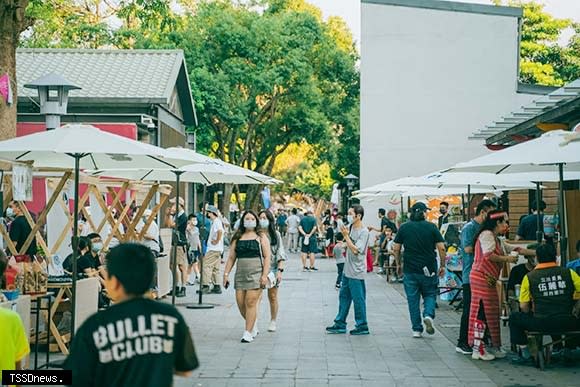 新竹縣政府為圓原民青年創業夢，成立創新育成基地，積極辦理原夢創生創業競賽，去年選出9組團隊經過近7個月的培訓課程，將於6月25日在新竹縣原住民族產業展銷中心「Wah！幾散竹東」舉辦「樂舞竹夢˙文創原漾」成果發表會，歡迎鄉親共襄盛舉。