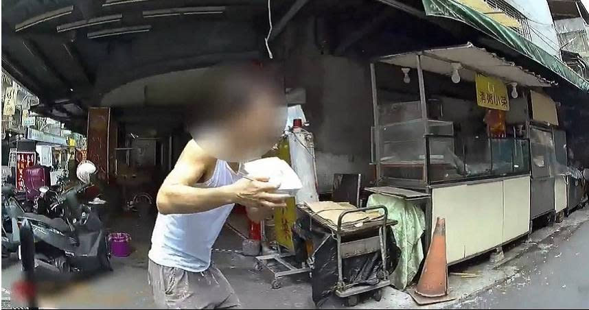 羅姓男子在車上藏毒品，又將毒品違停路邊，遭保大員警發現逮捕。（圖／翻攝畫面）