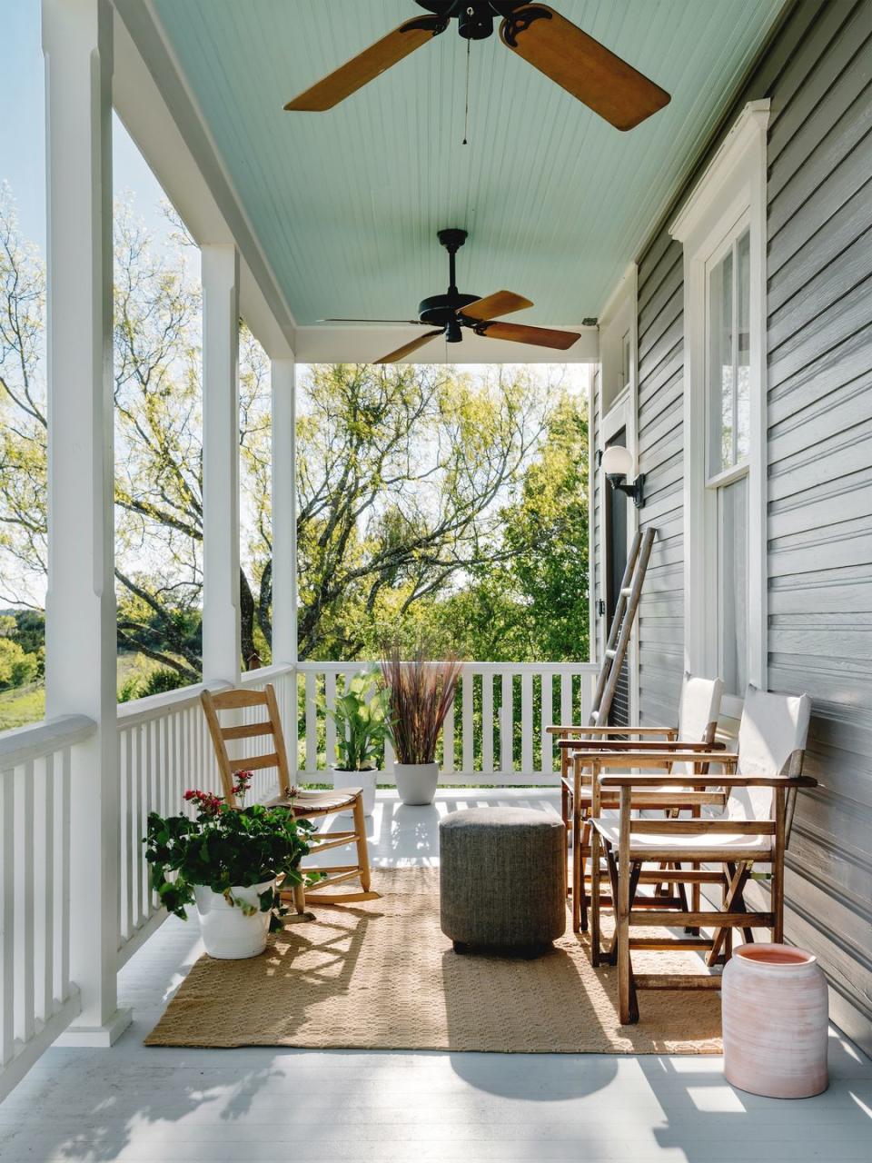 tiny texas farmhouse front porch