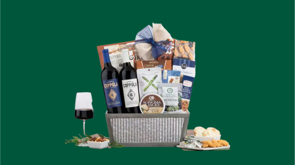 Go all out with the Coppola Diamond Collection wine gift basket at Wine and Country.