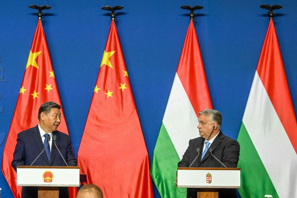 中國國家主席習近平與匈牙利總理奧班在布達佩斯舉行聯合記者會。路透社