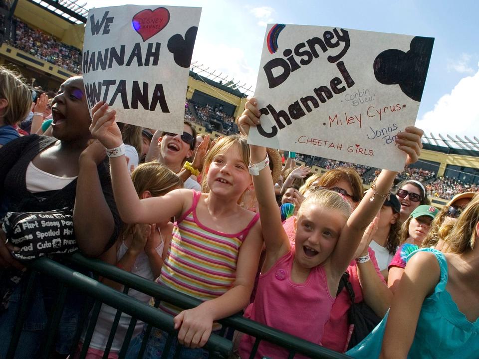 fans cheering at the disney channel games in 2007
