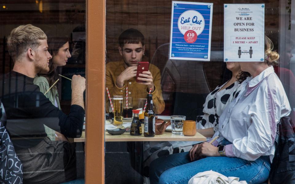 A group of people eating in Windsor - Mark Kerrison /In Pictures 